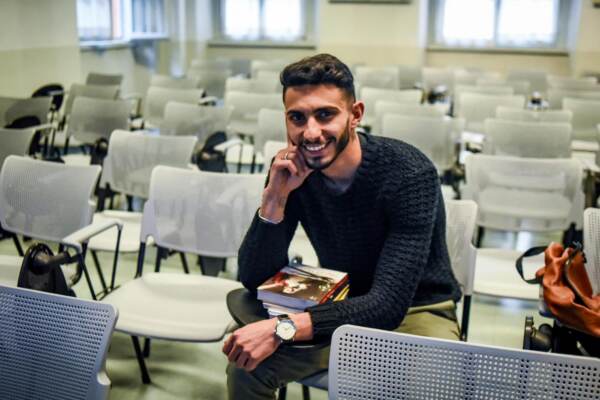 Lo studente Daniel Zaccaro fotograto nella sede dell Universita Cattolica di Via Pagliaro