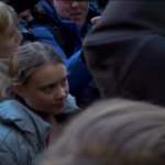 Greta Thunberg arriva in tribunale a Londra