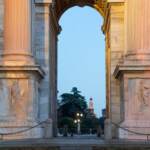 Arco della Pace imbrattato, il Comune: “Per ripulirlo ci vorrà restauro”