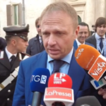 Bagarre tra Coldiretti e +Europa, Lollobrigida: “Violenza lontana da Istituzioni”