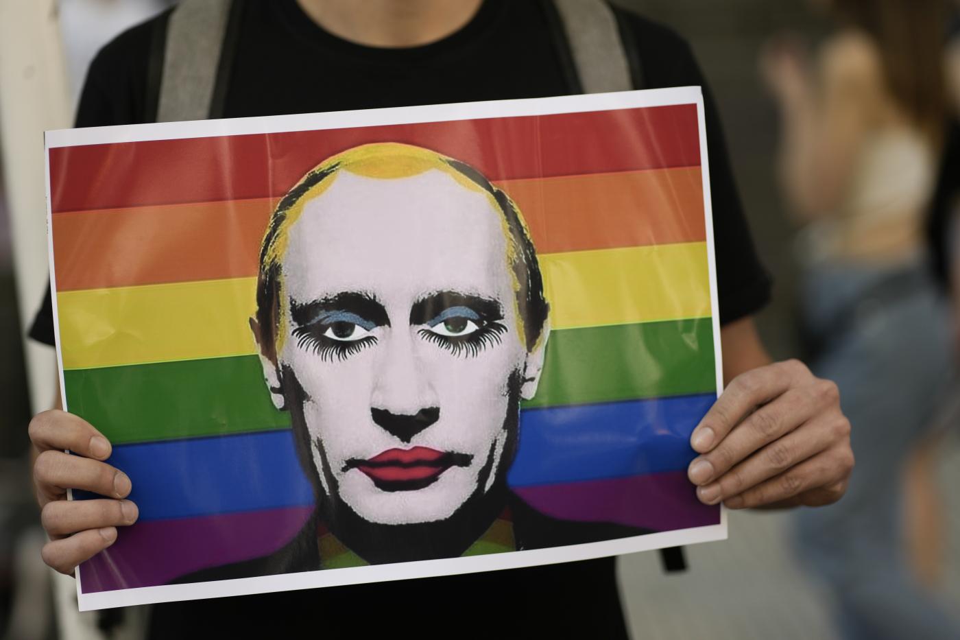 Russia, ministero Giustizia a Corte Suprema: “Dichiari movimento Lgbtq estremista”