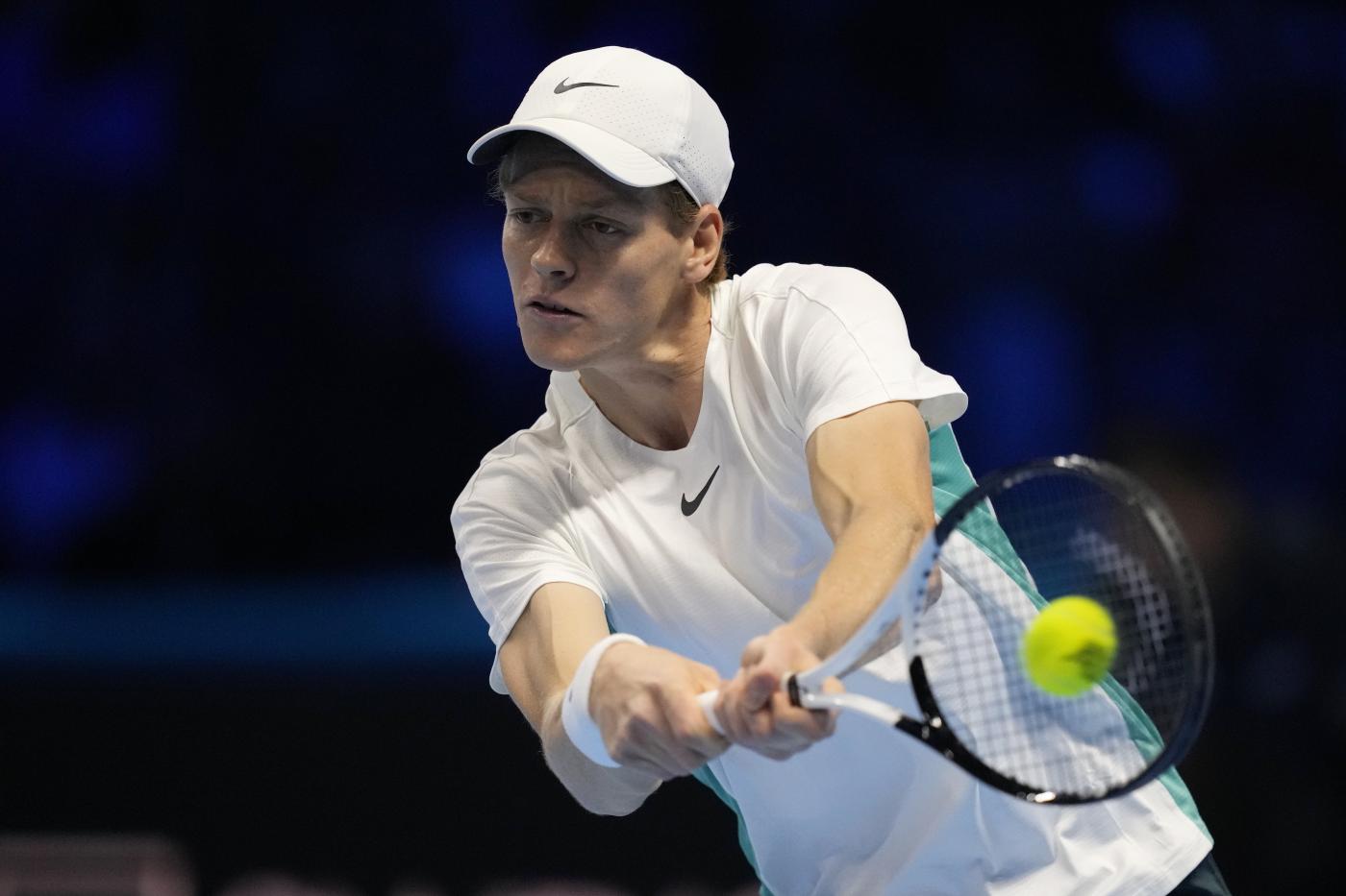Atp Finals, Sinner batte anche Rune e fa un regalo a Djokovic