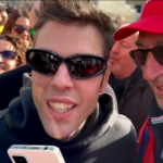 Milano, Fedez se ne va quando parla Romano La Russa. L’assessore: “Piccolo uomo”