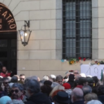 Milano, flash mob al Piccolo Teatro contro Geronimo La Russa