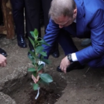 Caivano, Lollobrigida inaugura l’area verde dell’ex centro sportivo Delphinia