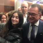 Milano, per il presidente della Bundesbank Nagel pioggia di selfie con gli studenti