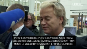Elezioni Olanda, al seggio Geert Wilders: “Paura di me? Ho le migliori intenzioni”