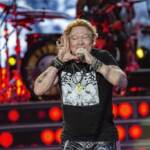 Musica, ex modella denuncia Axl Rose: “Mi violentò nel 1989”