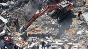 Gaza, raid su campo profughi Nuseirat: drone mostra distruzione