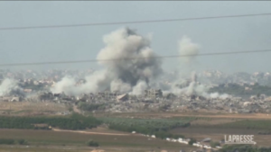Gaza, ancora bombardamenti sulla Striscia in attesa della tregua