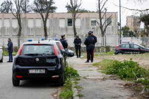 Scampia, i Carabinieri presentano i nuovi droni per il controllo dei cittadini durante la quarantena