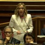 Meloni a Renzi: “Abbassare prezzo benzina? Se vuole dare una mano col suo amico bin Salman”