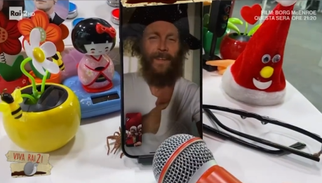 Jovanotti, la promessa a Viva Rai2!: “Domenica mollo le stampelle”