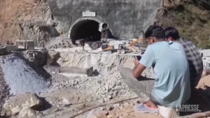 India, operai intrappolati in tunnel: pronta ripresa scavi