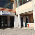 Napoli, 15enne sferra pugno all’insegnante a scuola