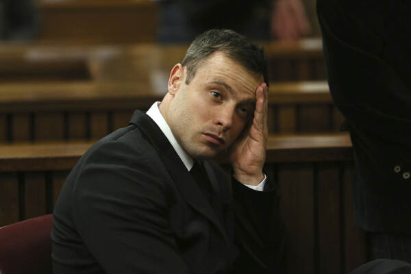 Oscar Pistorius ottiene libertà condizionata: il 5 gennaio uscirà dal carcere