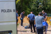 Milano, recupero di un cadavere di un uomo nel greto del Lambro meridionale