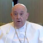 Papa: “Non mi affaccio alla finestra per infiammazione ai polmoni”