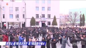 Corea del Nord, domenica di elezioni: balli fuori dai seggi