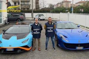 Varese, frode su ‘bonus facciate’: sequestrate Lamborghini e Ferrari