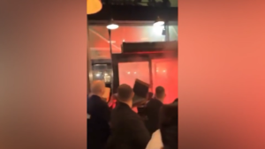 Parigi, ultras Psg assaltano bar con tifosi Newcastle