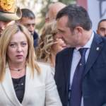 Caso Delmastro, Pd e M5s: “Si dimetta”