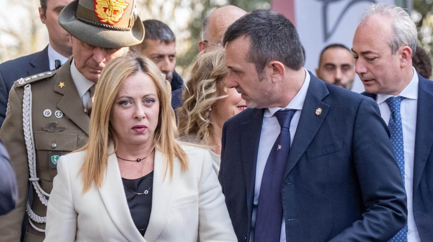 Caso Delmastro, Pd e M5s: “Si dimetta”