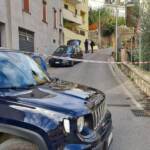 Latina, uomo ucciso a coltellate in casa: ferita la compagna