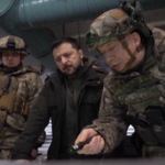 Ucraina, Zelensky fa visita alle truppe di Kupiansk