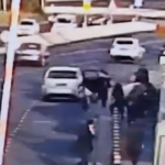 Gerusalemme, terroristi sparano e poi vengono colpiti: le immagini