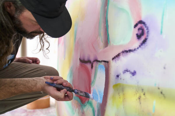 “My Rug, Your Arms”, a Palazzo Brami a Reggio Emilia l’arte di Antwan Horfee