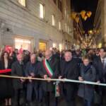 Roma, Gualtieri inaugura l’illuminazione natalizia di via Condotti