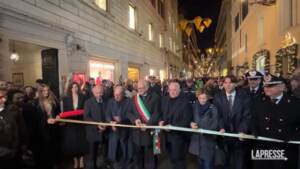 Roma, Gualtieri inaugura l’illuminazione natalizia di via Condotti