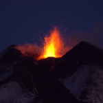 Catania, nuova spettacolare eruzione dell’Etna
