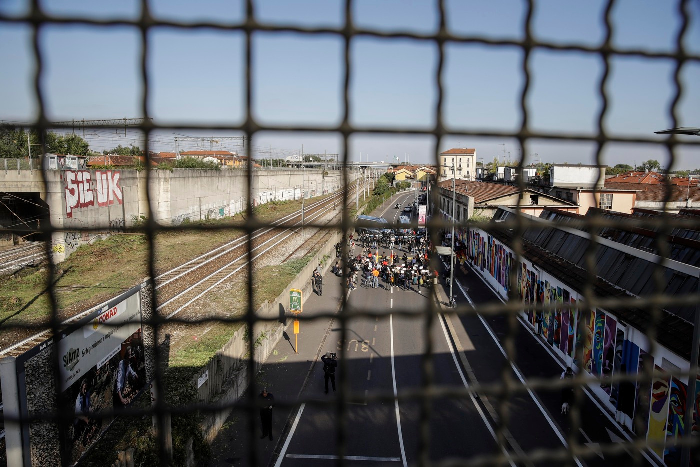 Milano, Pm e Finanza nel centro immigrati di via Corelli: “Frode in pubblica fornitura”