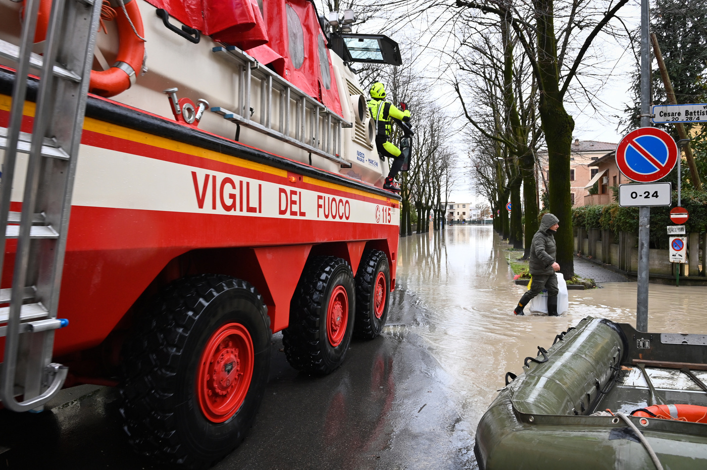 Maltempo Interventi Dei Vigili Del Fuoco In Emilia Romagna E Marche Lapresse