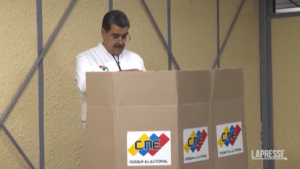 Venezuela, Maduro vota per il referendum sulla regione dell’Esequibo