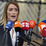 Migranti, Metsola: “Accordo in Ue entro fine legislatura”