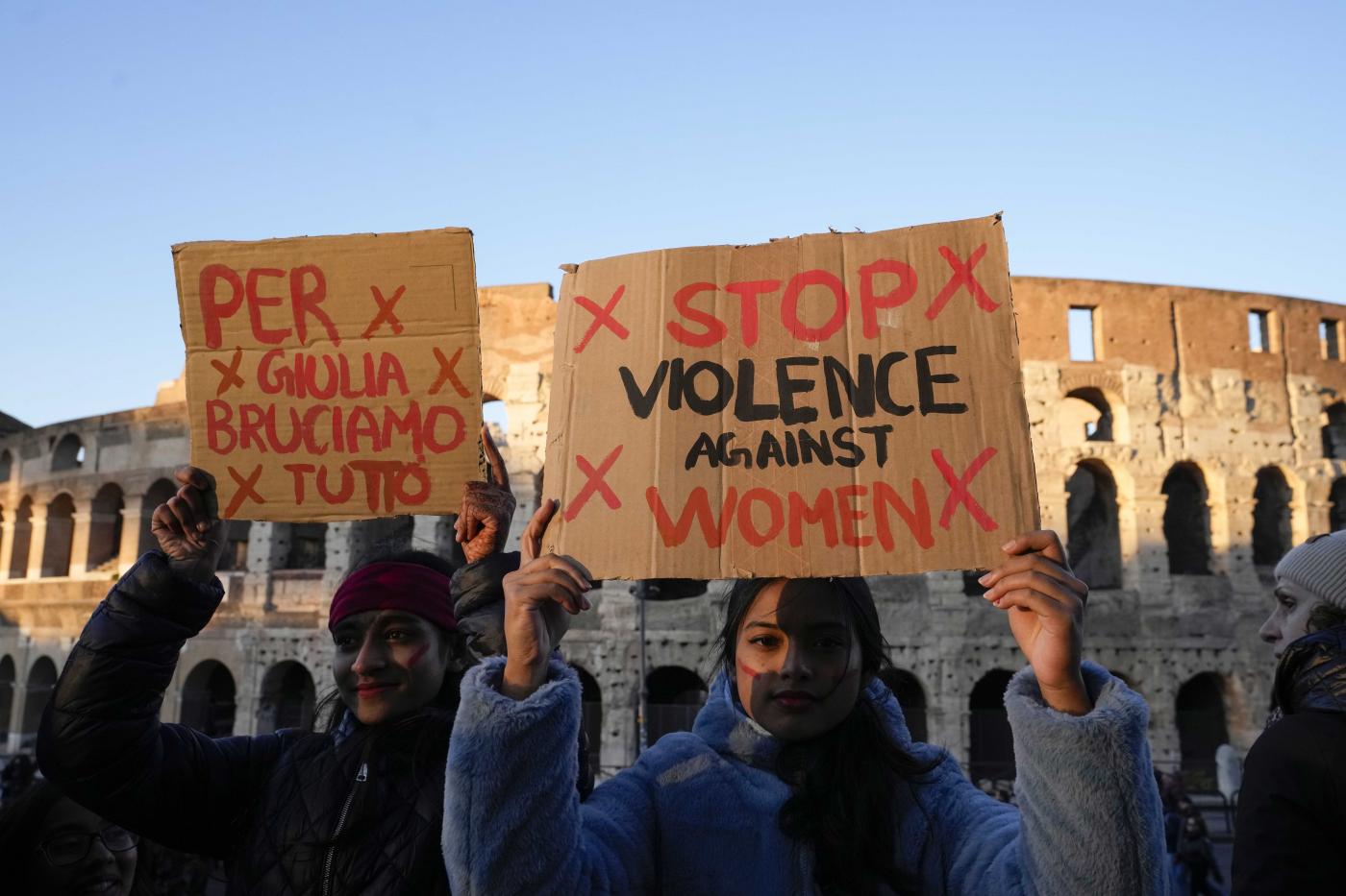 Agrigento, sfregia l’ex con l’acido: fermato