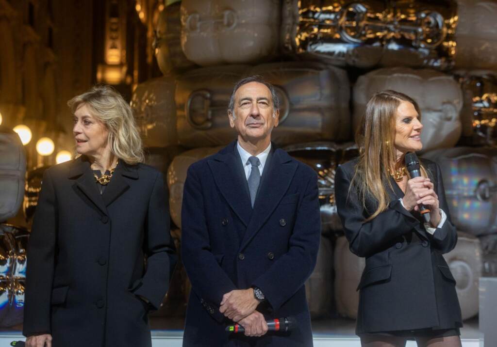 Galleria foto 'Natale, Milano accende l’albero di Gucci' - foto 4