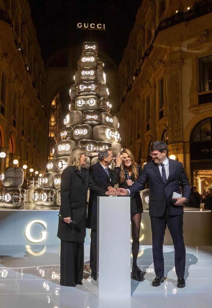 Galleria foto 'Natale, Milano accende l’albero di Gucci' - foto 14