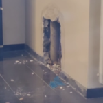 Milano, rapina a Bpm piazza Salgari: il buco scavato dai rapinatori