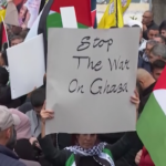 Gaza, a Ramallah protesta contro i raid israeliani sulla Striscia
