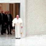 Vaticano, Papa: “Sto meglio ma mi affatico se parlo troppo”