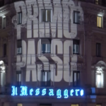 Il Messaggero compie 145 anni, Enel X illumina la facciata con prime pagine storiche