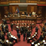 Bagarre al Senato durante discussione emendamento Lotito: aula sospesa