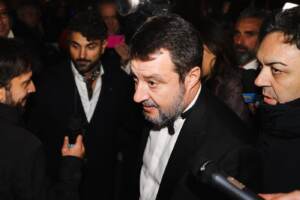 Gli arrivi degli ospiti alla Prima del Don Carlo al Teatro alla Scala a Milano