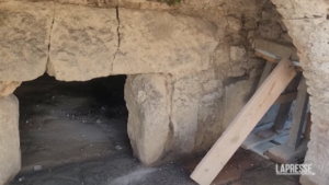 Pompei, scoperto un panificio-prigione: le immagini dalla città antica