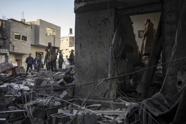 Guerra Israele-Hamas: continuano i bombardamenti sulla Striscia di Gaza