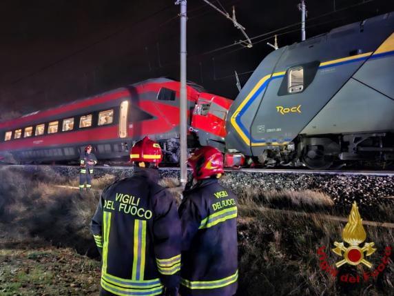 Emilia-Romagna, urto tra due treni: 17 feriti lievi